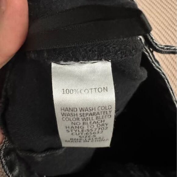 Bacio black denim shorts size small - Picture 4 of 7